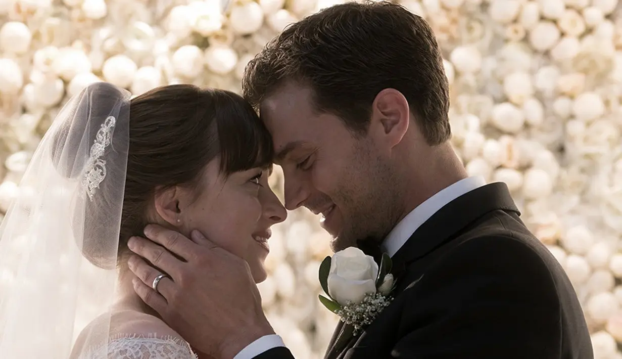 Melihat Christian Grey akhirnya menikahi Anastasia Steele tentu menjadi momen yang paling ditunggu-tunggu. (Variety)