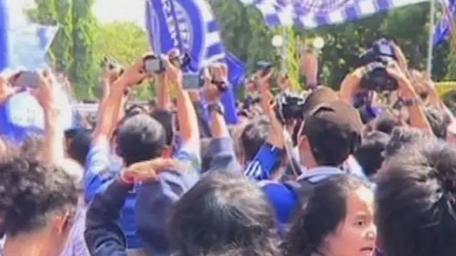 Fans Sambut Kedatangan Chelsea
