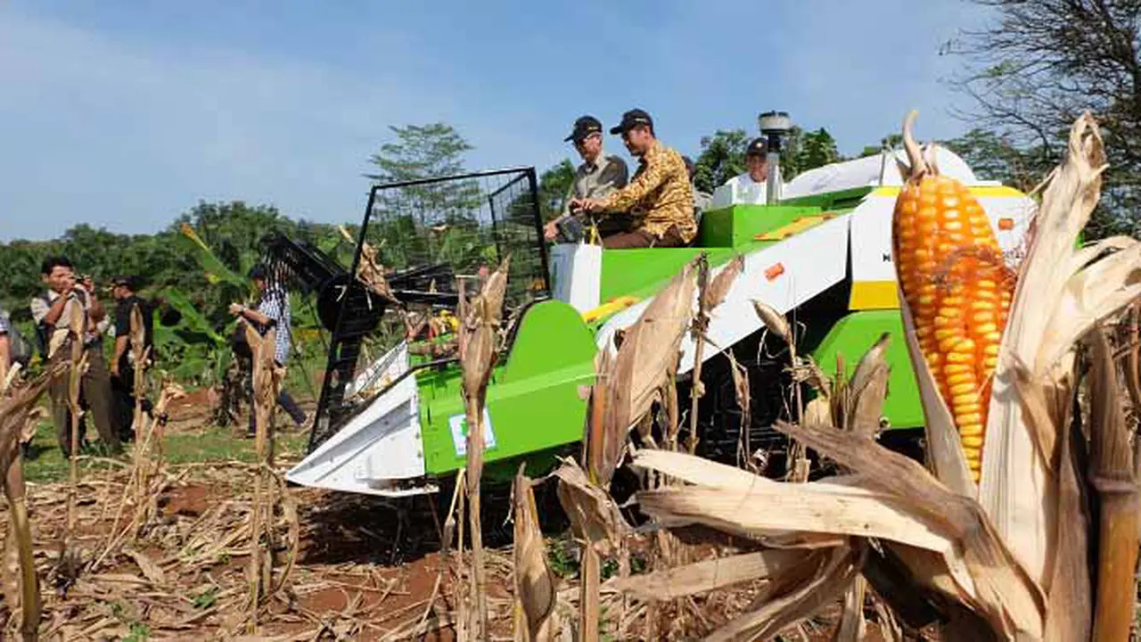 Dorong Generasi Muda Turun Lapangan, Mentan Luncurkan 3 Alsintan