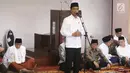 Presiden Joko Widodo memberi sambutan saat pembagian sertifikat tanah wakaf di Masjid Raya Bani Umar, Tangerang Selatan, Jumat (22/2). Jokowi membagikan 351 sertifikat tanah wakaf untuk musala, tempat pendidikan dan pesantren. (Liputan6.com/Angga Yuniar)