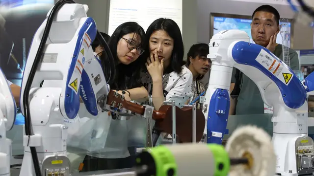 Melihat Robot-Robot Canggih Dipamerkan di Shanghai