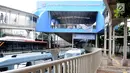 Penampakan jembatan penyeberangan multiguna (JPM) atau Skybridge Tanah Abang, Jakarta, Kamis (7/2). Mulai 7 Februari 2019, pejalan kaki yang menuju dan dari Stasiun Tanah Abang harus mengakses skybridge. (Liputan6.com/Herman Zakharia)