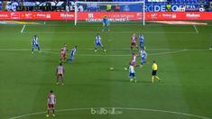 Berita video gol sensasional Antoine Griezmanndari jarak jauh yang bisa menjadi calon peraih Puskas Award. This video presented by BallBall.