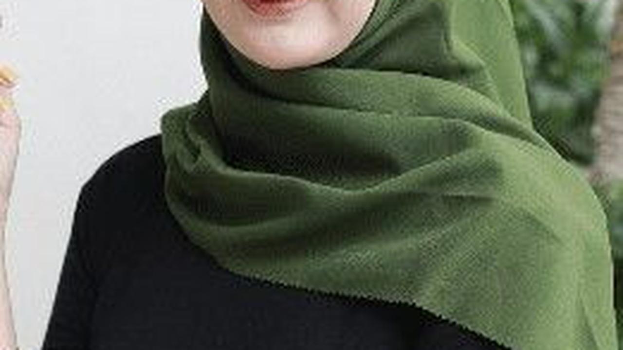6. Hijab Olive: Ketenangan yang Segar