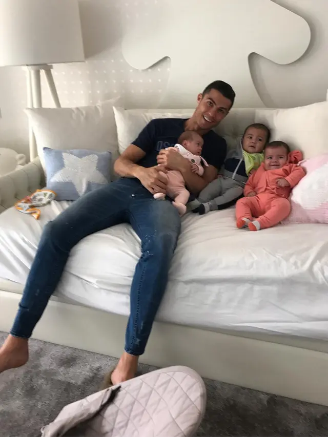 [Bintang] Georgina Rodriguez dan Cristiano Ronaldo