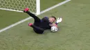 Penjaga gawang Belanda Maarten Stekelenburg mengikuti sesi latihan di Stadion Ferenc Puskas, Budapest, Hungaria, Sabtu (26/6/2021). Belanda akan menghadapi Republik Ceko pada pertandingan babak 16 besar Euro 2020. (AP Photo/Laszlo Balogh, Pool)