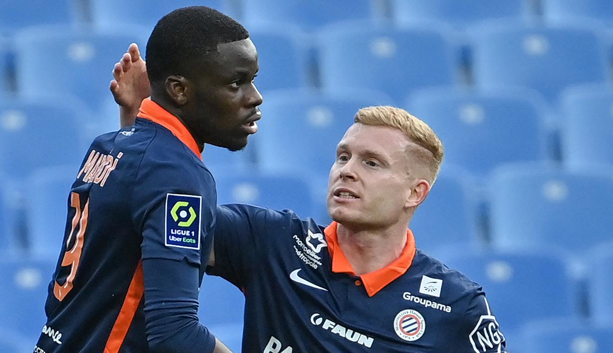 Stephy Mavididi (kiri). Merupakan anggota akademi Arsenal selama 8 tahun yang dibuang ke Juventus saat berusia 20 tahun pada 2018. Tidak sukses di Juventus, ia memilih hijrah ke klub Prancis Dijon pada musim 2019/2020. Kini memperkuat Montpellier dan telah mencetak 6 gol. (AFP/Pascal Guyot)