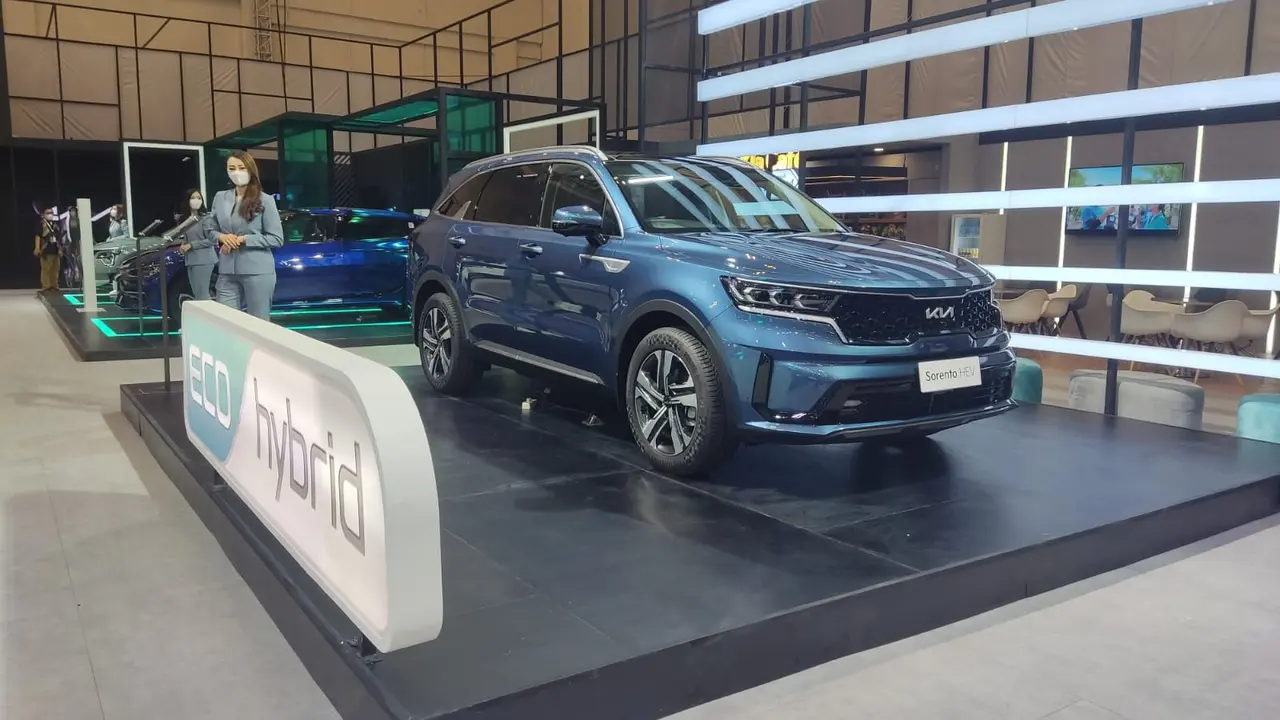 Kia Sorento HEV di GIIAS 2022 (Otosia)