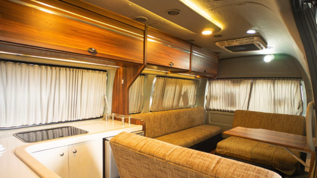 Tampilan Interior HiAce Motorhome.