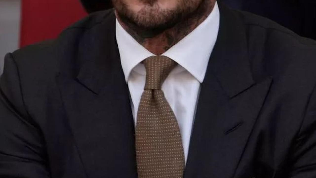 Melalui film ini, penonton dapat melihat sisi pribadi Beckham yang jarang terungkap di balik sorotan media. Sebuah peringatan bahwa di balik kemegahan seorang idola, ada kisah hidup yang penuh liku-liku dan tantangan yang harus dihadapi.