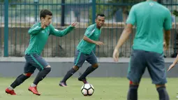 Pemain andalan Timnas Indonesia U-19 ini mendapatkan kontrak berdurasi tiga tahun di Lechia Gdansk hingga tahun 2021. (Bola.com/M Iqbal Ichsan)