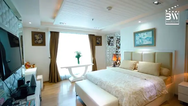 Ada Dinding Kaca dan Koleksi Baju Workout di Apartemen Cinta Laura