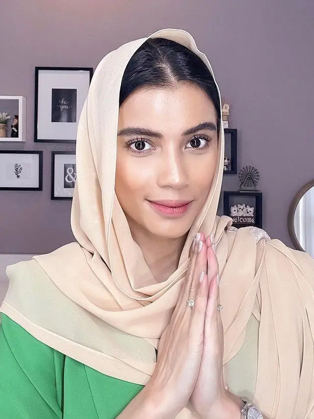 Sabrina Chairunnisa Berhijab