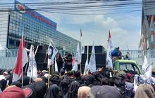 Ratusan Eks Karyawan Sritex Gelar Demo di Pabrik Sukoharjo, Tuntut Hak yang 9 Bulan Belum Terselesaikan