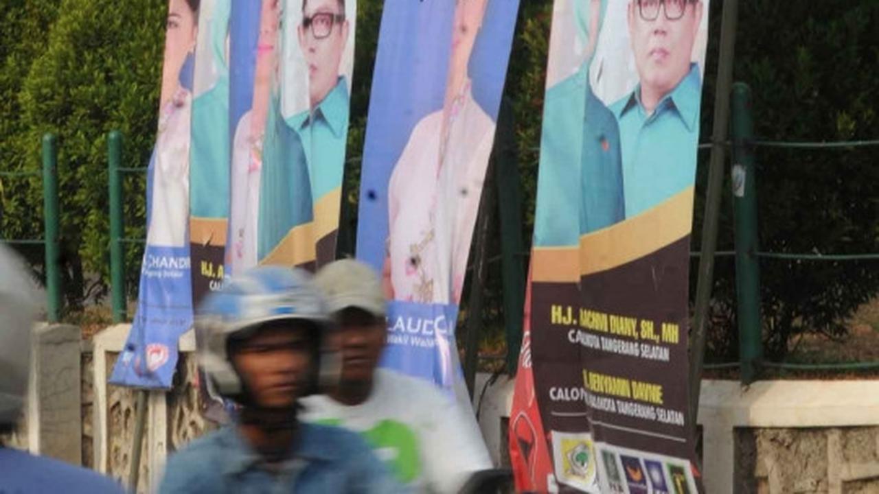 Baliho calon Wali Kota Tangsel mulai bertebaran di pinggir jalan