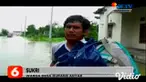Hingga Selasa pagi (15/12), petugas BPBD Gresik, Jawa Timur, menyisir wilayah banjir di Desa Guranganyar, Kecamatan Cerme. Kemudian satu per satu warga dievakuasi menggunakan perahu karet untuk diungsikan ke tempat yang lebih aman.