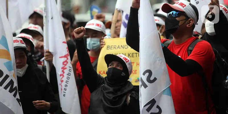 FOTO: Aksi Karyawan Tuntut Tanggung Jawab Indosat