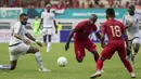 Striker Timnas Indonesia, Boaz Solossa, mengontrol bola saat melawan Mauritius pada laga uji coba di Stadion Wibawa Mukti, Jawa Barat, Selasa (11/9/2018). Hingga babak pertama usai kedua negara masih imbang 0-0. (Bola.com/Vitalis Yogi Trisna)