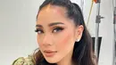 Beberapa netizen menyebut penampilan Nagita Slavina di sini justru mirip Tasya Farasya yang memiliki wajah Arab. Bagaimana menurutmu, Sahabat FIMELA? [Foto: Instagram/tasyafarasya]