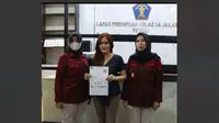 Jessica Kumala Wongso Kusuma atau Jessica resmi bebas bersyarat atas kasus pembunuhan berencana kopi sianida yang menewaskan Wayan Mirna Salihin dari Bapas Kelas IA Jakarta Timur-Utara. (Merdeka)