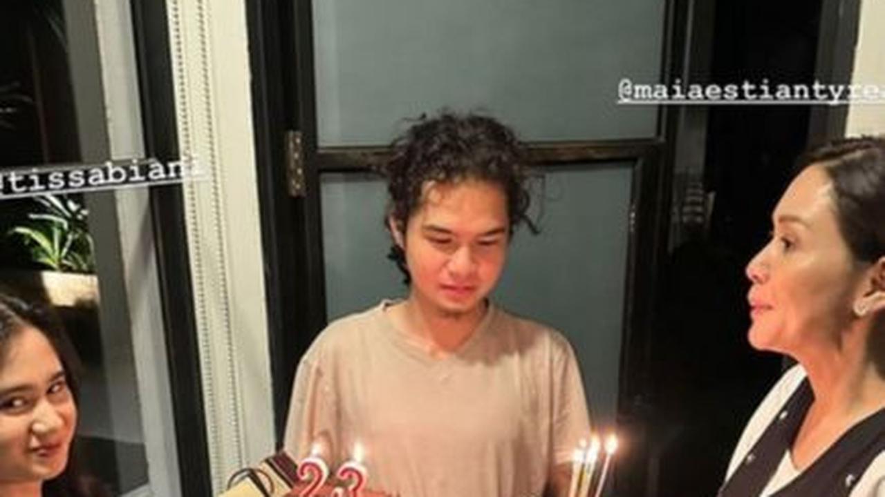 Dul Jaelani Merayakan Ulang Tahun yang Ke-23, Dapat Kejutan dari Maia dan Tissa Biani - Irwan Mussry Mengirimkan Ucapan Penuh Kasih