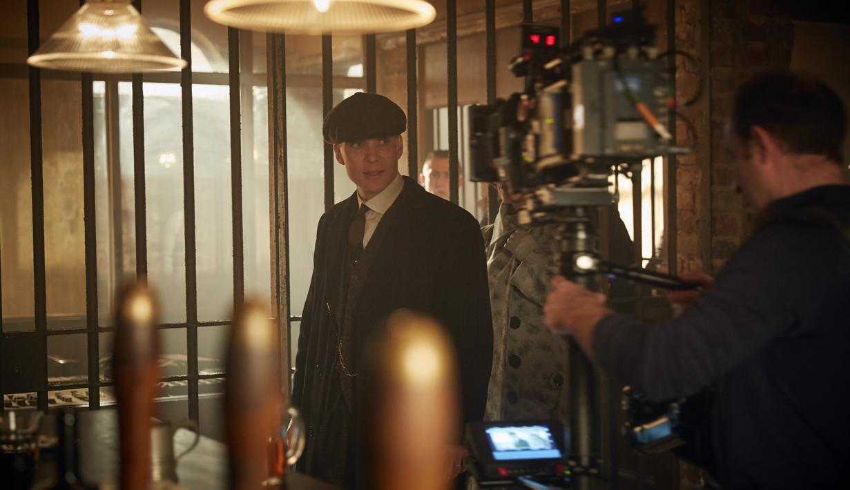 Cillian Murphy sebagai Thomas Shelby di Peaky Blinders. (Foto: Robert Viglasky/Netflix