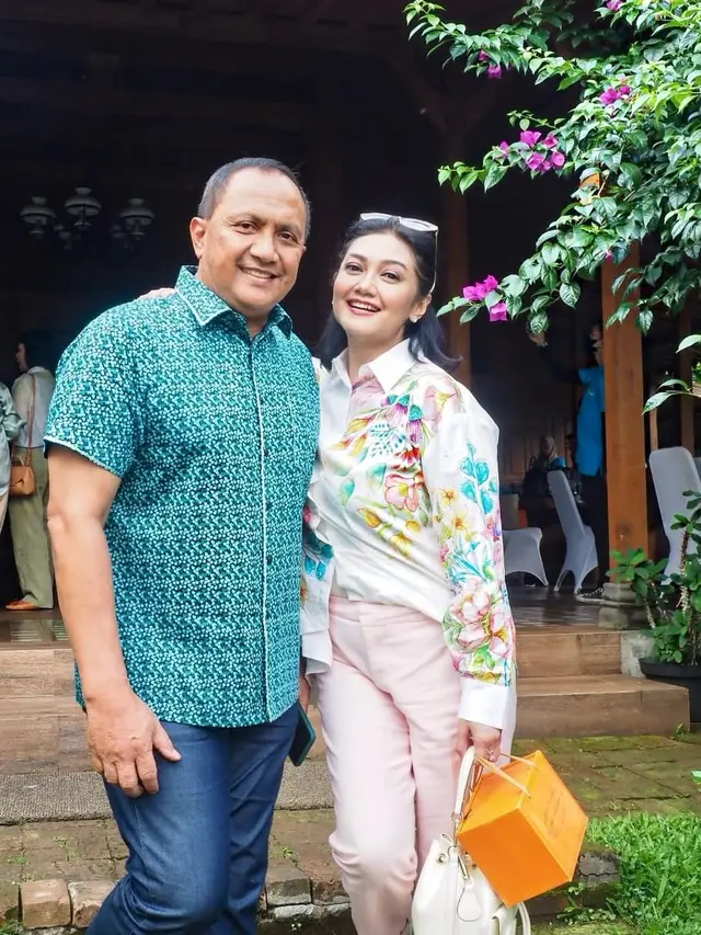 Bella Saphira Awet Muda