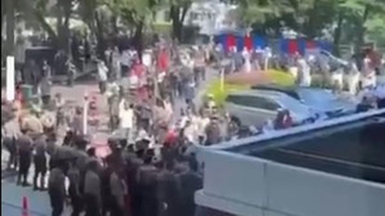 Duduk Perkara Massa Datangi Kawasan Pondok Indah Golf, Polisi Sampai Buat Barikade