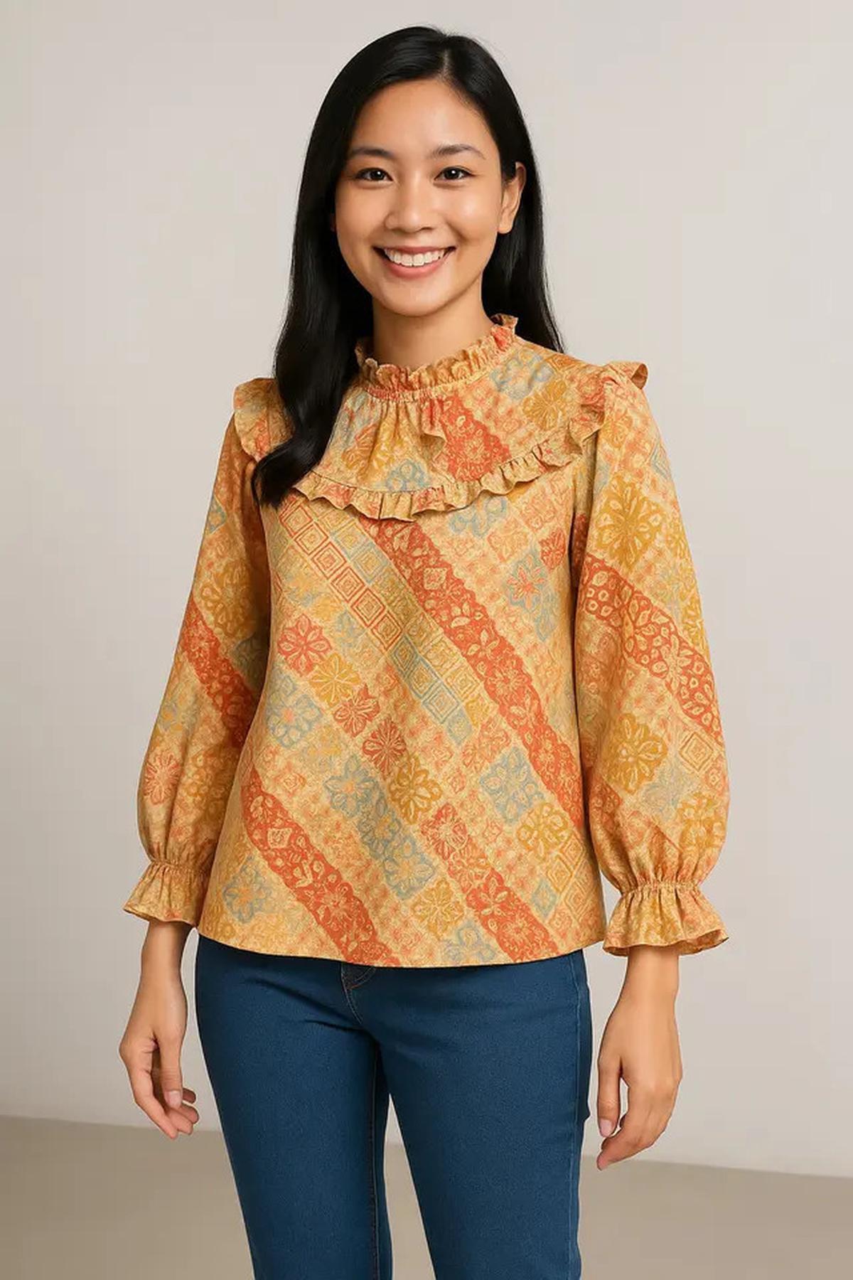 10 Model Blouse Batik Lengan Bishop yang Lagi Tren, Bikin Kamu Fashionable
