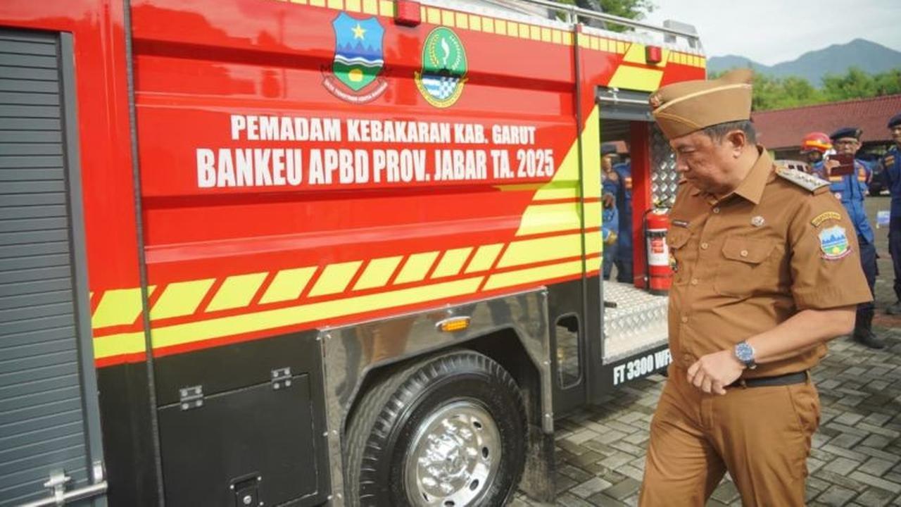 Pemprov Jabar Perkuat Penanganan Kebakaran Garut dengan Tambahan Mobil Damkar Canggih