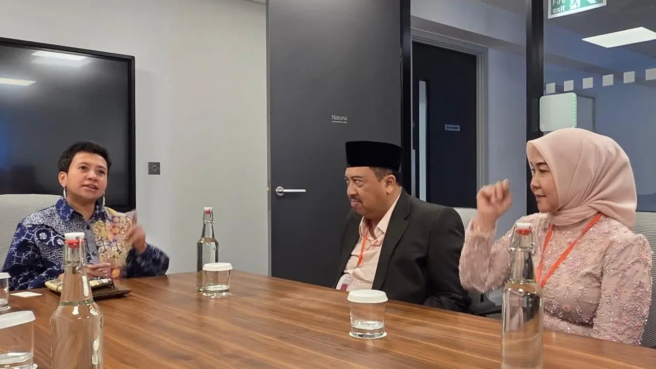 Bupati Jombang Warsubi menemui Wakil Kepala Perwakilan RI (Wadubes) untuk Kerajaan Inggris, Sahadatun Donatirin (Istimewa)