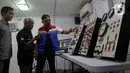 Fasilitas ruang simulator ini untuk membantu peserta didik melatih keterampilan atau mempelajari serta meningkatkan kinerja operasional dan keselamatan kerja dalam kegiatan pengeboran. (Liputan6.com/Herman Zakharia)
