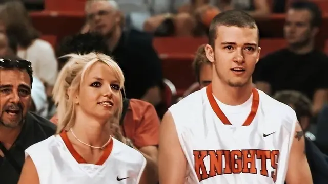 6 Potret Jadul Britney Spears dan Justin Timberlake Semasa Pacaran, Sering Pakai Baju Couple!