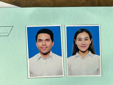 Foto latar biru sudah diunggah, pernikahan Thariq Halilintar dan Aaliyah Massaid di depan mata. Doa untuk kelancaran pernikahan pasangan yang terpaut usia 3 tahun ini ramai dibubuhkan oleh netizen. Sebelum unggah foto latar biru ini, Thariq dan Aaliyah bombardir Instagramnya dengan foto prewedding berbagai tema, mulai dari pakai baju adat hingga modern. (Liputan6.com/IG/@thariqhalilintar)