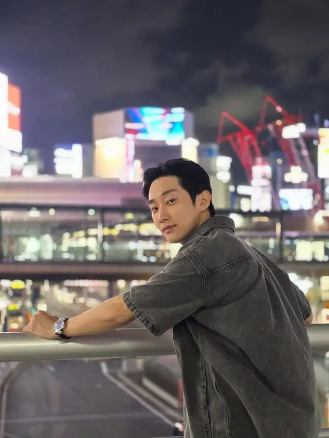 Jinyoung, dari idol hingga aktor layer lebar. (credit:instagram.com/jinyoung0423)