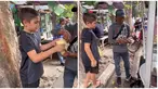 Tak segan untuk jajan di pinggir jalan yang harganya murah, El Barack bikin warganet salut. Ini adalah momen saat El mampir sebentar ke pedagang kaki lima untuk membeli tahu bulat. Dengan sopannya, anak sambung Vincent Verhaag ini berkata ingin membeli tahu bulat Rp 5 ribu. Selain sikap sopannya, penampilan sederhana El Barack juga tak lepas dari perhatian warganet. (Liputan6.com/IG/@inijedar)