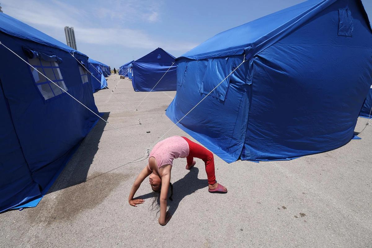 FOTO: Tenda Tenda Biru Tampung Pengungsi di Beirut