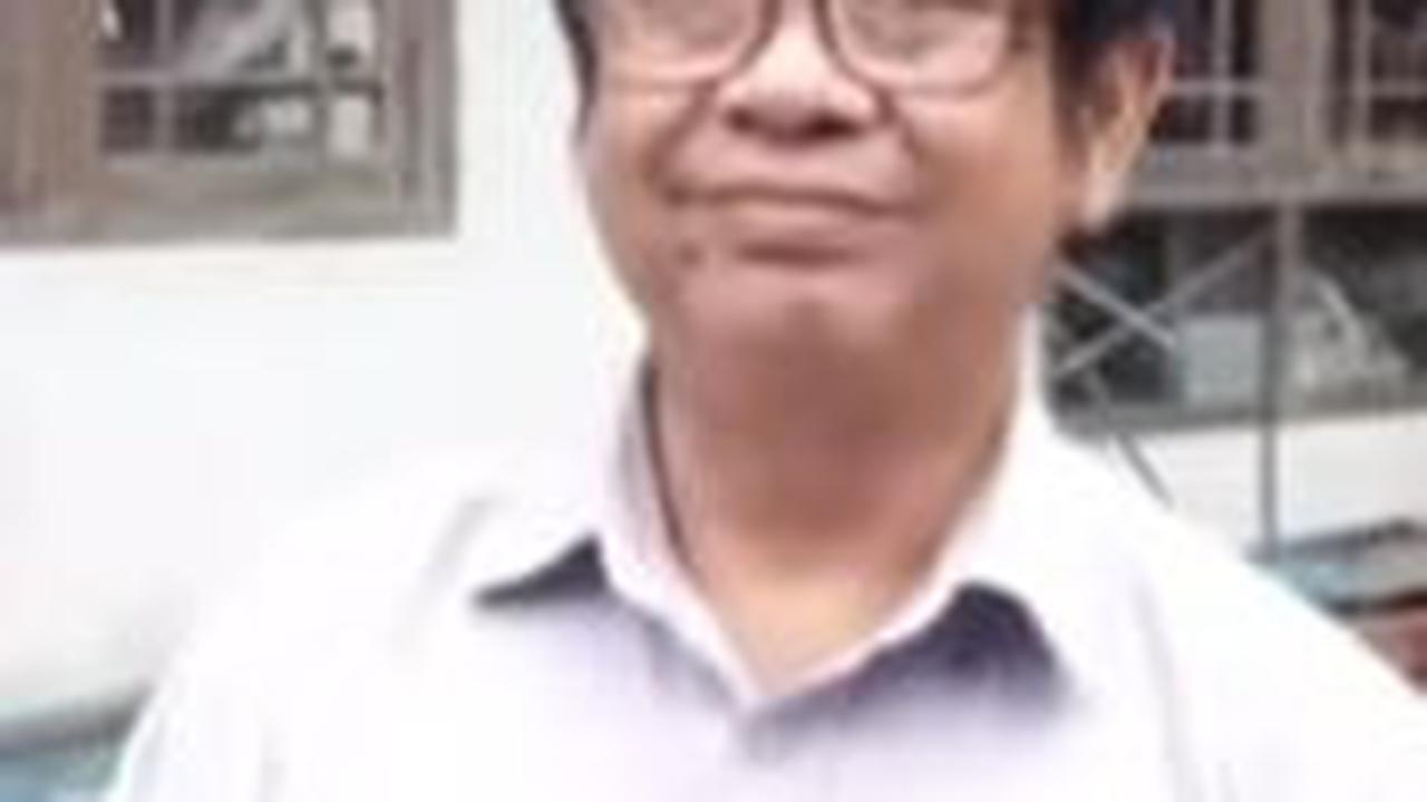 "Kan kita enggak tahu kalau ada ular. Pelihara ayam sama bebek kan biar pada bunyi kalau ada ular," jelasnya. <br>