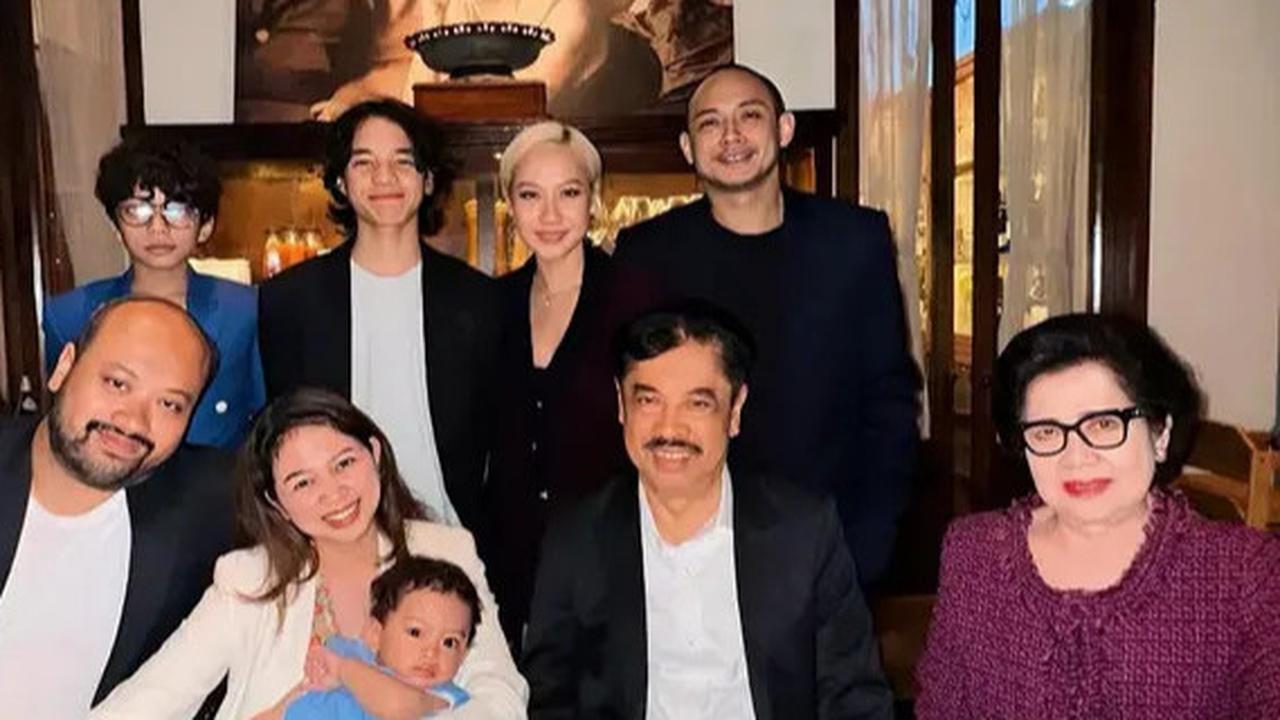 6 Potret Perayaan Ulang Tahun Ayah BCL ke-81, Satu Keluarga Awet Muda Semua