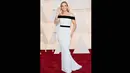 Nominator aktris terbaik, Reese Witherspoon mencuri perhatian di red carpet Oscar 2015 di Los Angeles, Hollywood, Minggu (22/2). (Jason Merritt/Getty Images/AFP)