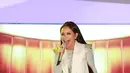 Diva Indonesia, Rossa mendapat satu kehormatan dengan tampil di perayaan ulang tahun Lippo Mall Kemang yang ke-3 bertajuk “3 Years of Splendour”. (Galih W. Satria/Bintang.com)