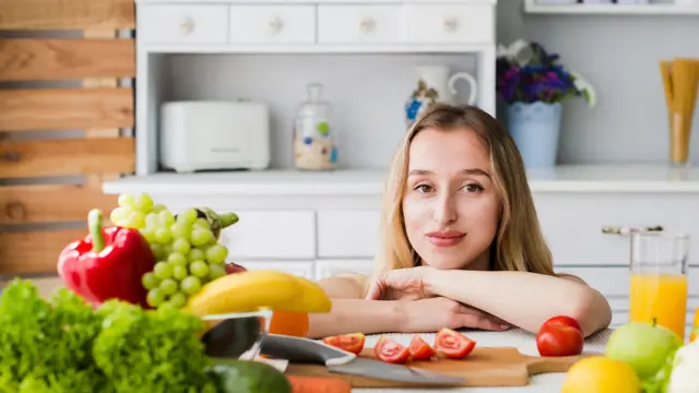 Cara Mudah Meningkatkan Kesadaran Gizi dan Memilih Makanan Bergizi untuk Hidup Sehat (Foto: Freepik/freepik)