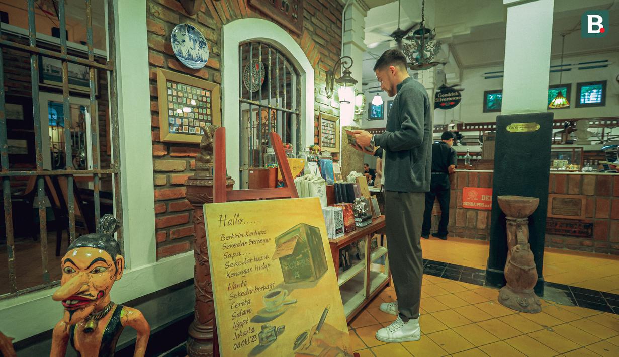 Jordy juga memiliki garis keturunan Indonesia dari sang Ibu. Ia juga pernah satu klub dengan Rafael Struick saat membela klub kota kelahirannya, Ado Den Haag.