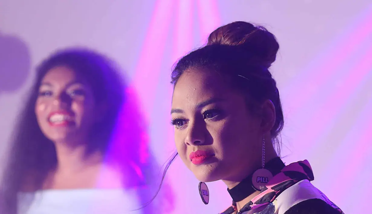 "Sekarang, karena udah 19 tahun juga, jadi kali ini video klipnya sesuai dengan karakterku. Maksudnya, aku bukan tipe yang imut-imut lagi, tapi yang sudah dewasa," tandas Aurel Hermansyah. (Nurwahyunan/Bintang.com)