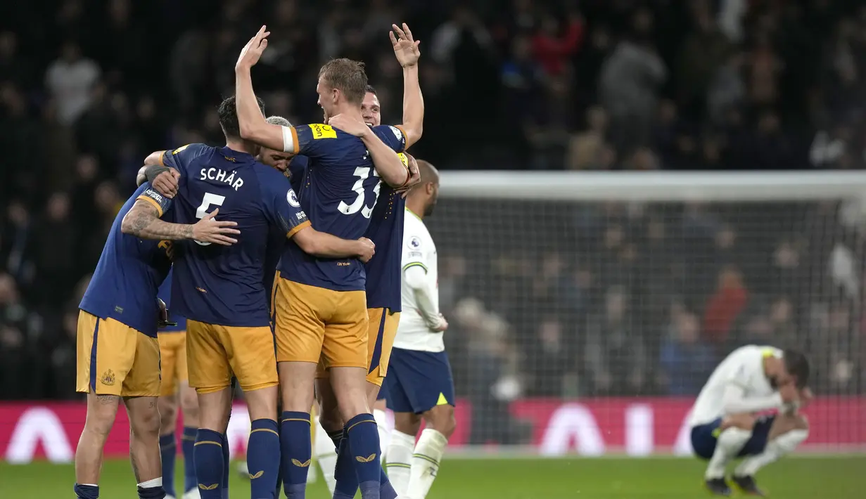 Hasil ini membuat Newcastle merangsek ke posisi empat besar Liga Inggris dengan raihan 21 poin. (AP/Frank Augstein)