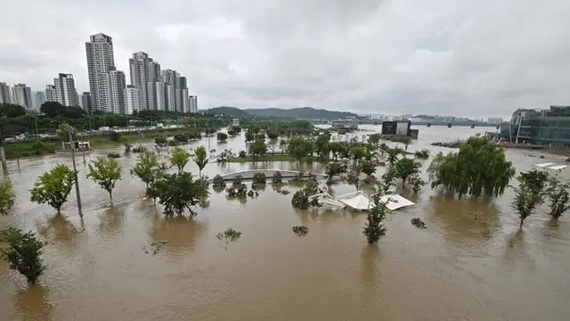 6 Potret Banjir Bandang di Korea Selatan, Terparah dalam 80 tahun dan Banyak Mobil Rusak