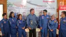 Presiden Honeywell Indonesia, Alex J. Pollack berbincang dengan para guru peserta HESA (Honeywell Educators at Space Academy) 2017 di Jakarta, Rabu (4/10). (Liputan6.com/Faizal Fanani)