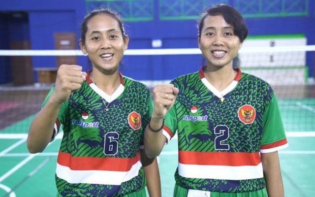Lena dan Leni adalah atlet kembar asal Indonesia/copyright bola.com