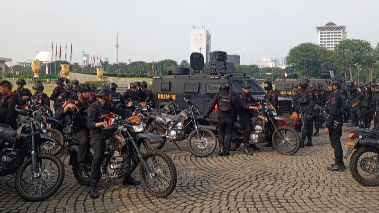 VIDEO: Gelar Patroli Skala Besar, Ratusan Polisi Keliling Pakai Rantis Brimob Jaga Jakarta