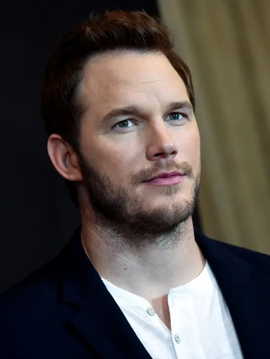 Jennifer Lawrence harus berakting lebih intim dengan Chris Pratt hingga membuatnya merasa bersalah. (Bintang/EPA)